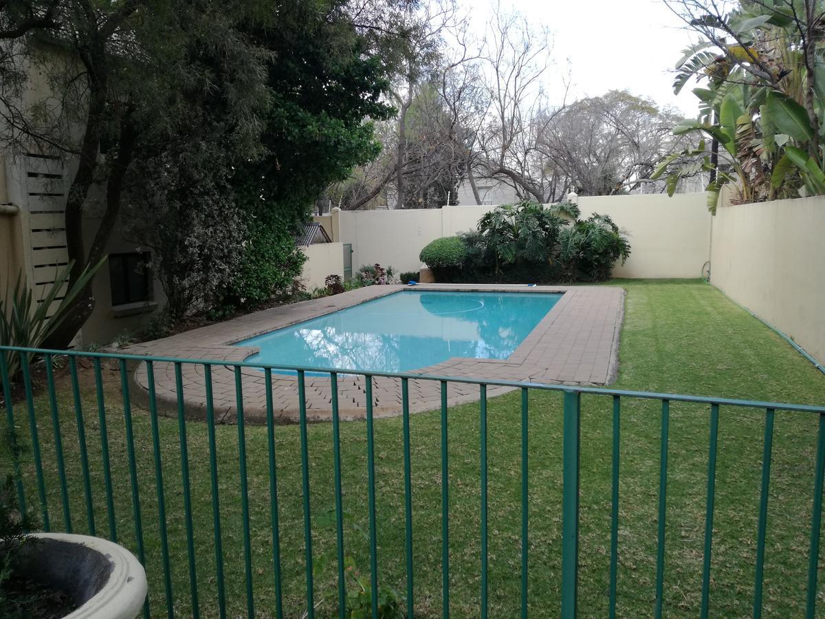 Villa In The Village Γιοχάνεσμπουργκ Εξωτερικό φωτογραφία